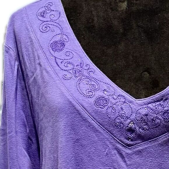 Essentials womens 3/4 sleeve shirt 4x with design on collar. - Picture 2 of 5